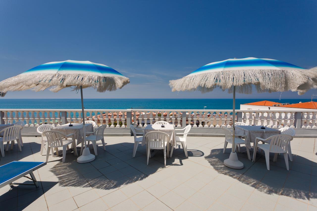 Hg Hotel Il Settebello Marina di Cecina Exterior photo